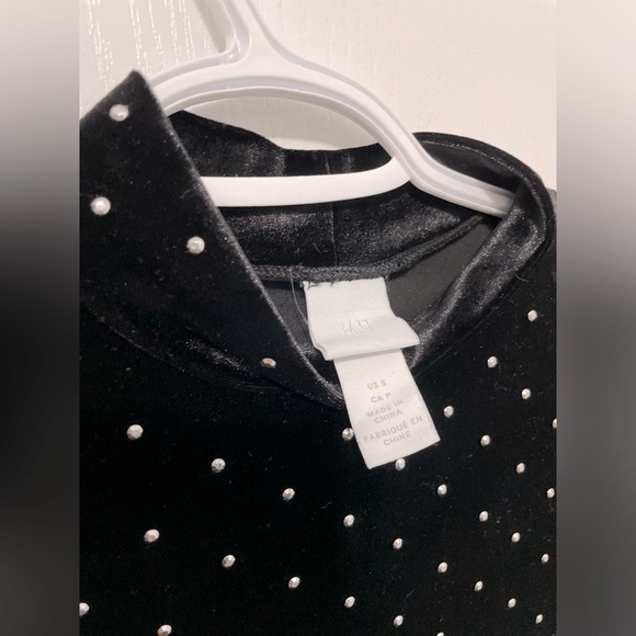 Black Velvet Mini Dress. H&M. Size Small - Picture 2 of 3